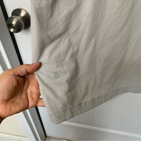 Lululemon Evolution short sleeves polo shirt size large - Picture 4 of 4